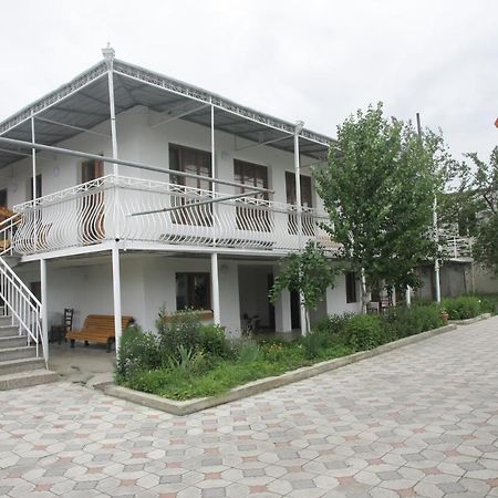 Guest House Nona Kutaisi Exterior photo