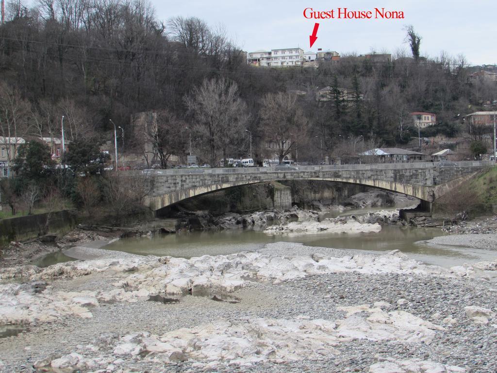 Guest House Nona Kutaisi Exterior photo